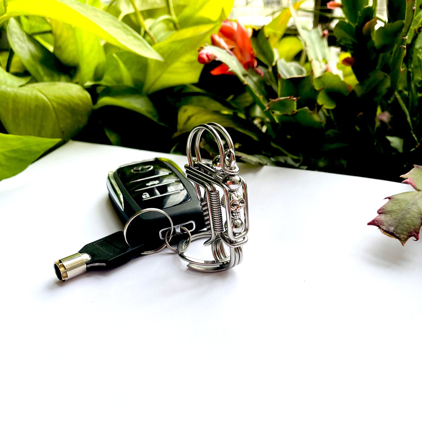 Fashion Skull Handmade Wire Keychain Gifts