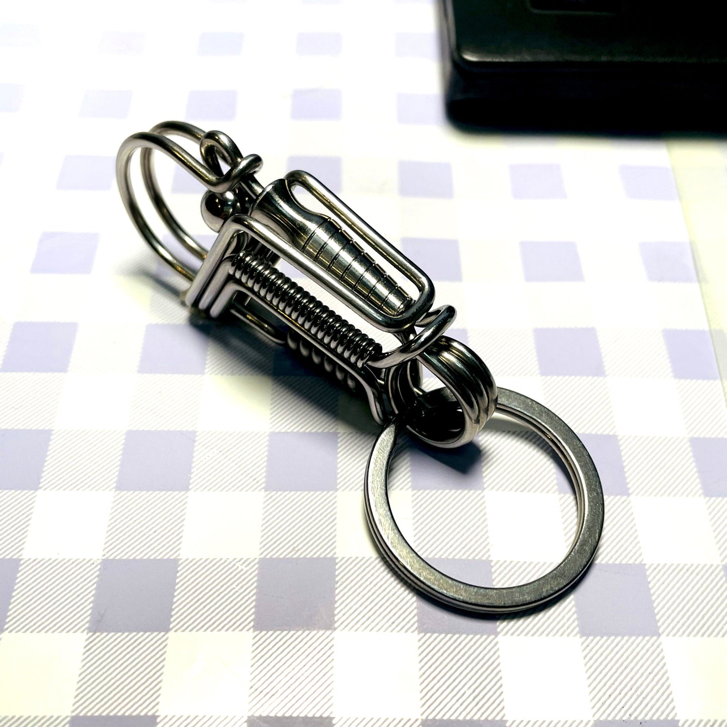 Creative Handmade Wire Keychain